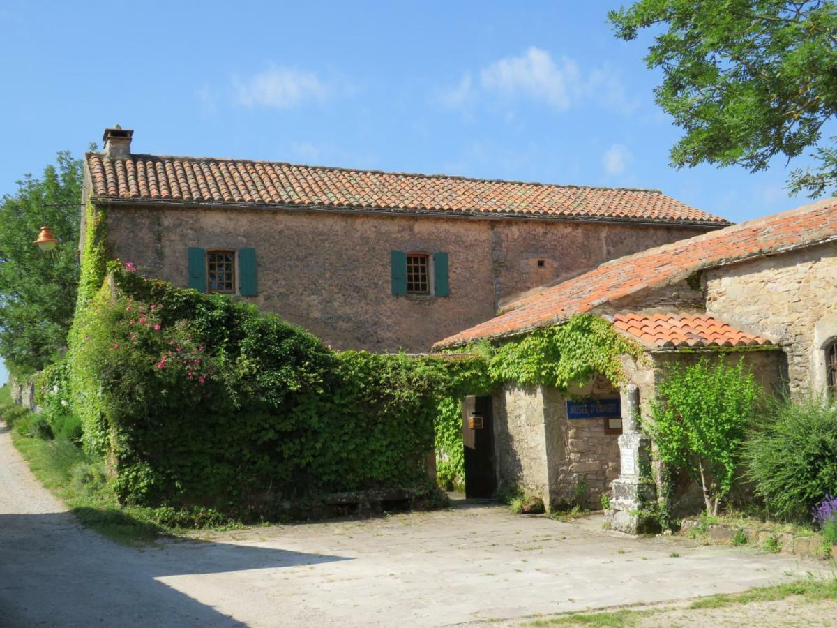 Le Presbytere De Montaigut Montégut Exteriör bild